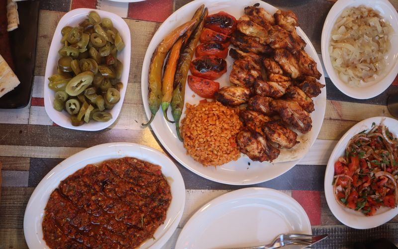 Kalabalık Aile Yemeği İçin Hangi Menü? Kişi Sayısına Göre Öneriler